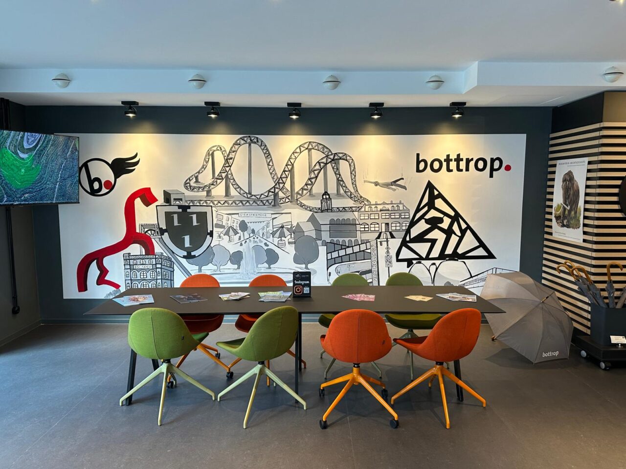 Bottrop, Infopunkt, Innenbemalung.jpg: