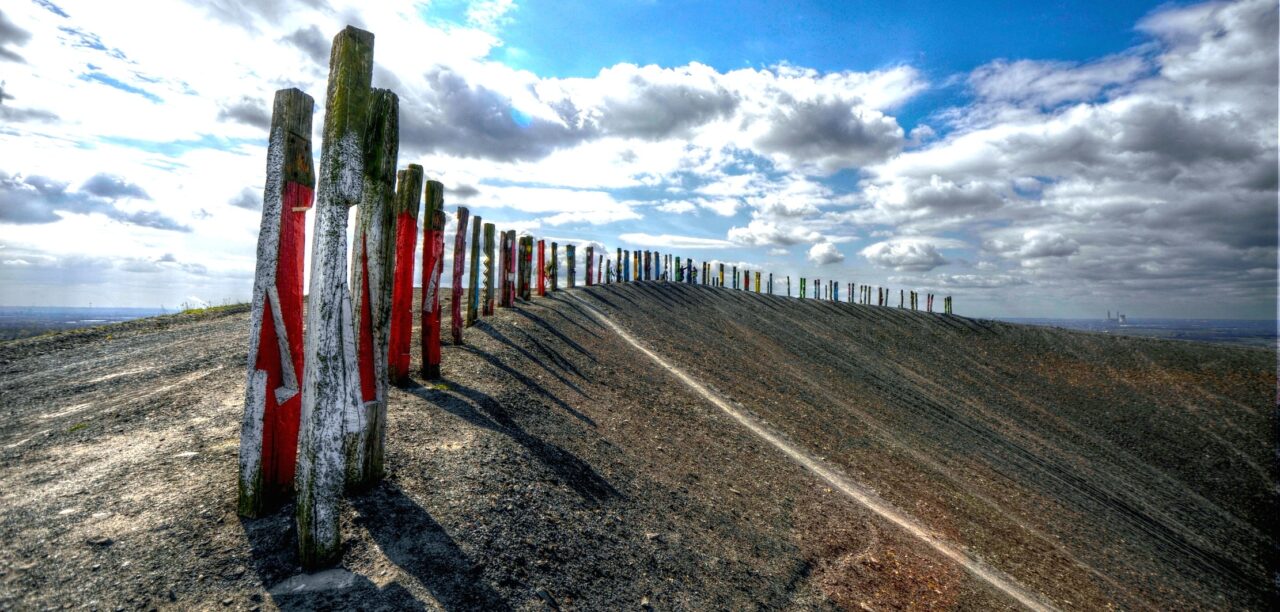 Halde Haniel, Bottrop: Luminance HDR 2.2.1 tonemapping parameters:
Operator: Mantiuk06
Parameters:
Contrast Mapping factor: 0.1
Saturation Factor: 1 
Detail Factor: 1 
------
PreGamma: 1
