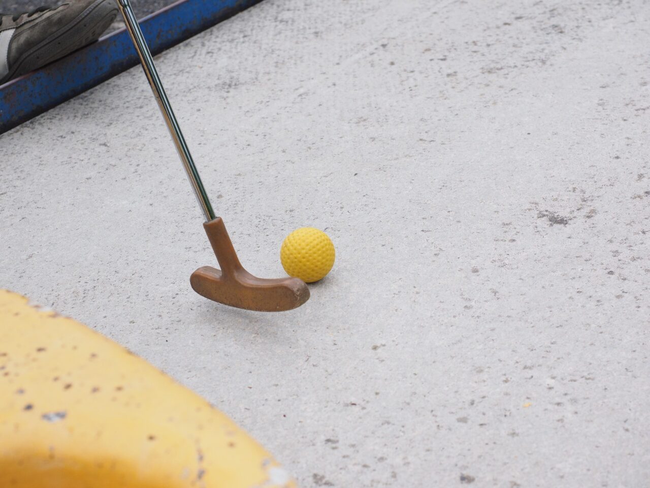 mini-golf-clubs-1271969_1920.jpg: